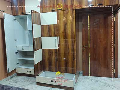 10 ft by 10 ft wall wardrobe ₹65000